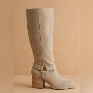Elegant Tan Knee-High Women's Boots